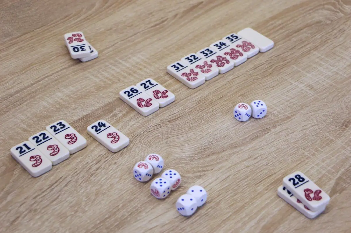 Bordspellen en kaartspellen nu met flinke korting te koop in 2+1 gratis