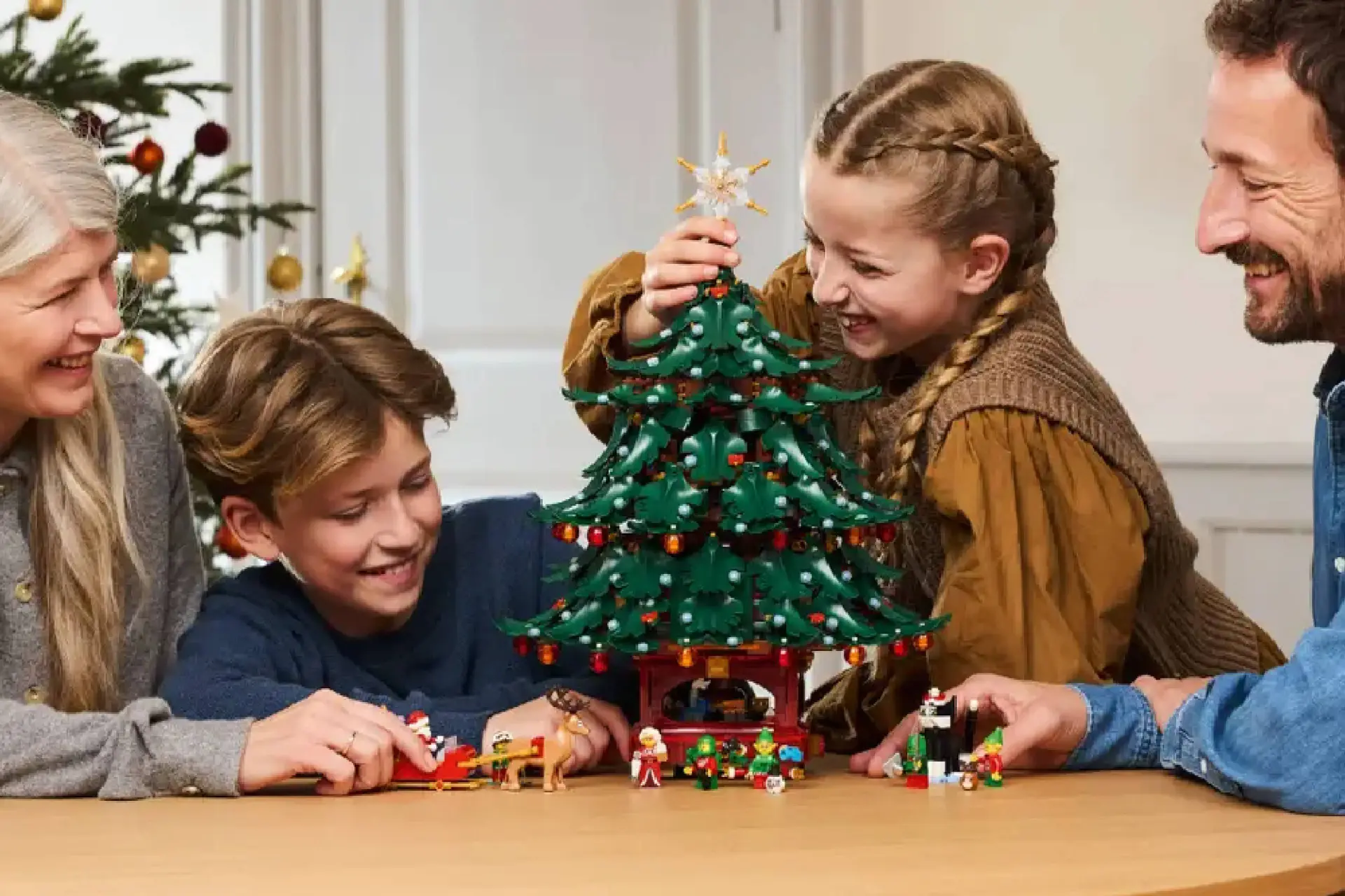 Versier je huis deze kerst in LEGO stijl met deze sets