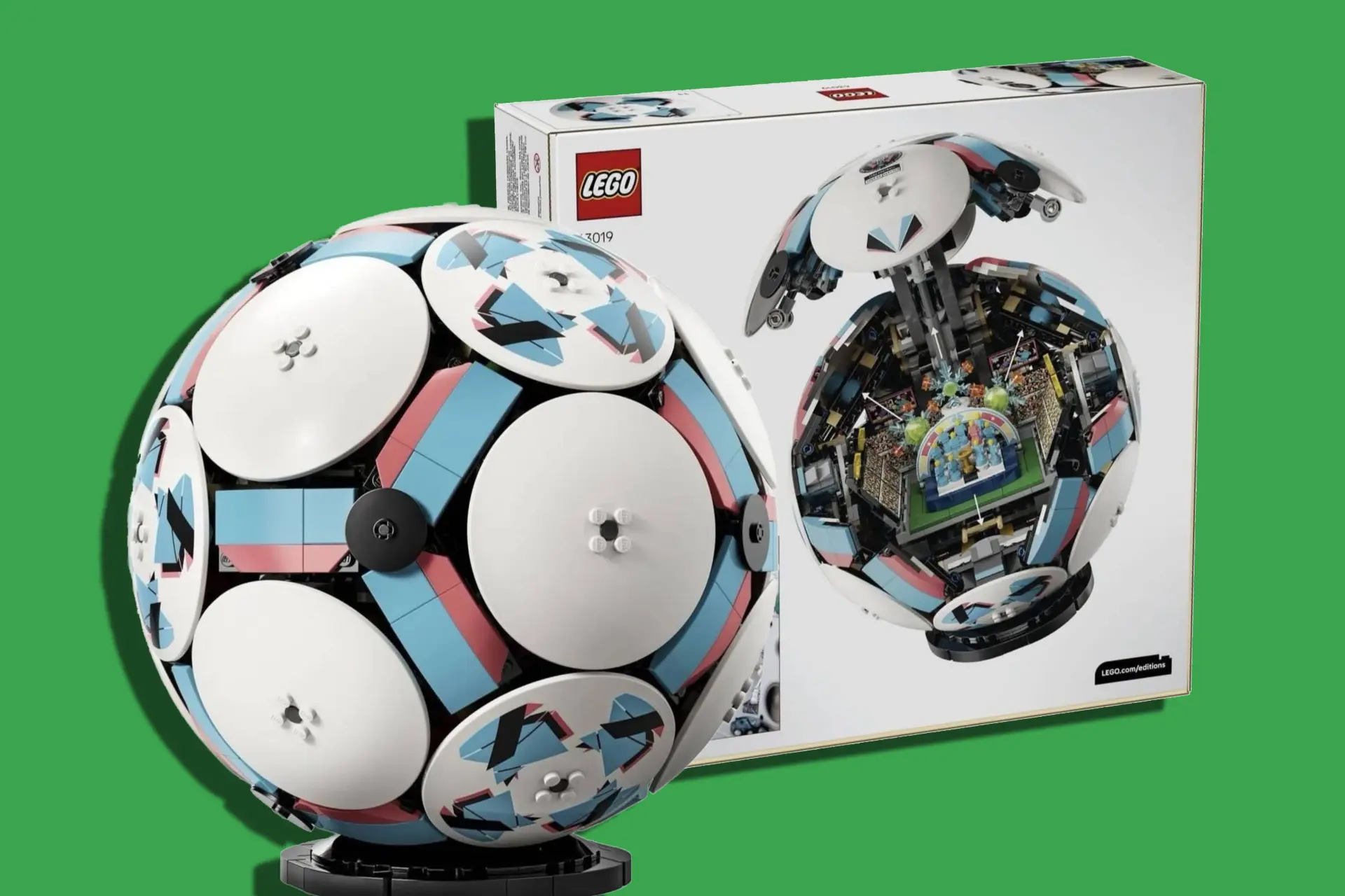 LEGO Editions 43019 Soccer Ball lekt met een hele snelle releasedatum