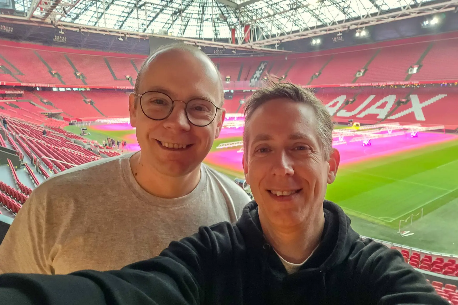 Hoe LEGO-bouwers een wens van een jonge Ajax-fan in een stadionset veranderen