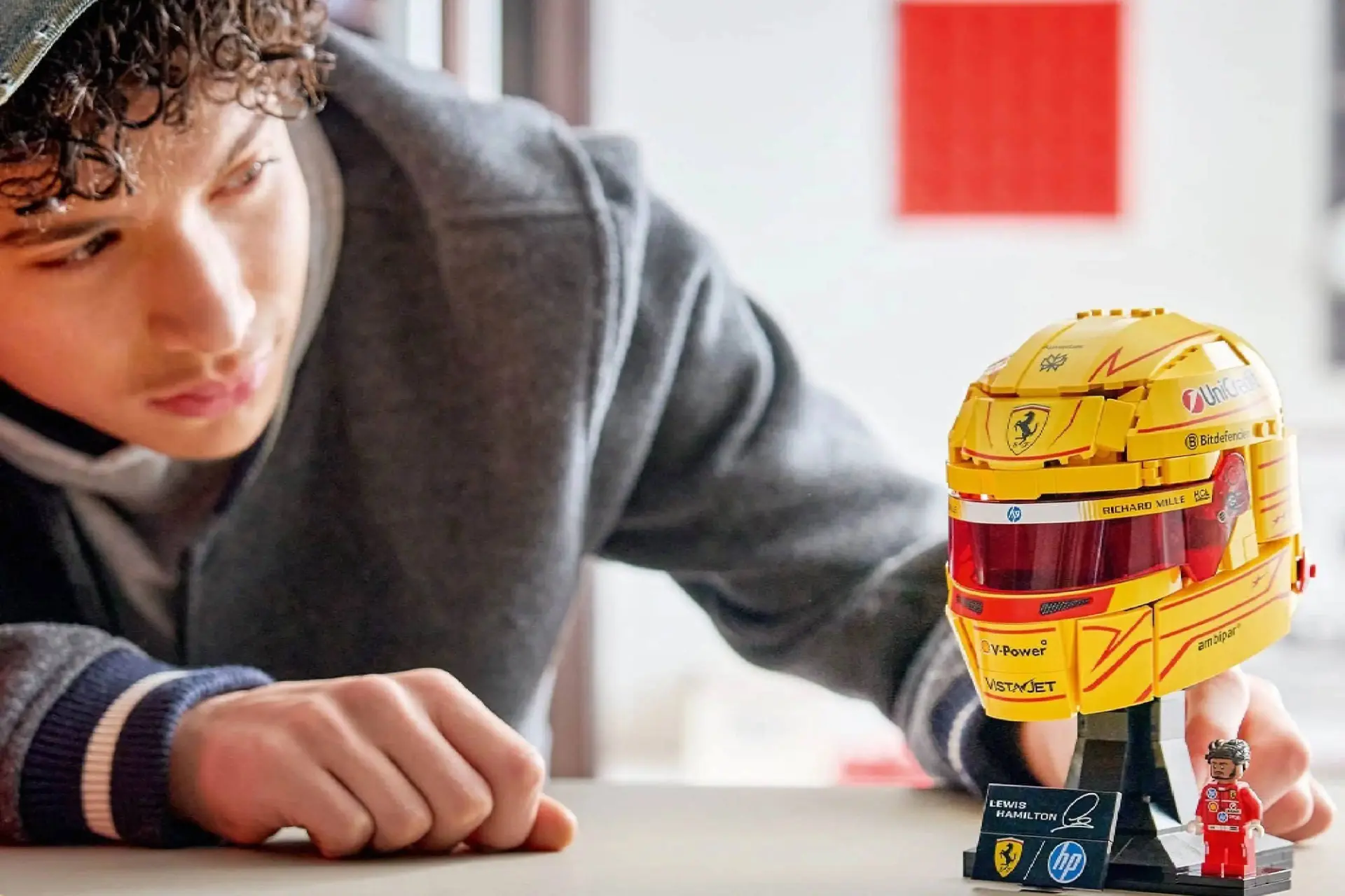 LEGO Editions Lewis Hamilton helm.&nbsp;