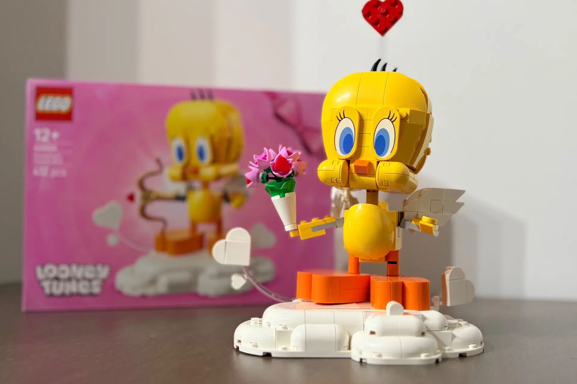 Deze nieuwe LEGO-set van Tweety laat fans smelten (Review)