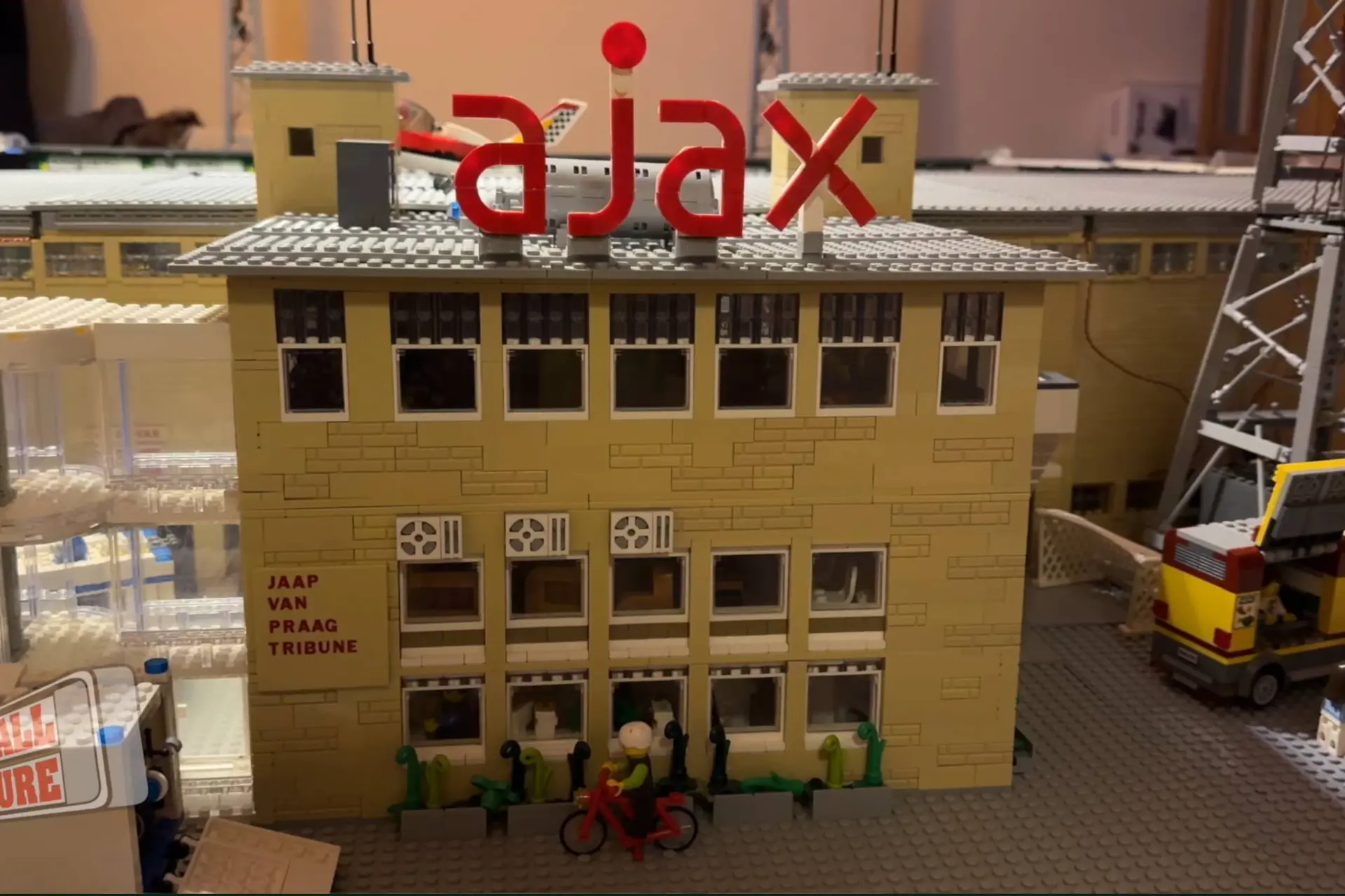 Deze fan heeft De Meer nagebouwd met LEGO: dit wil je zien