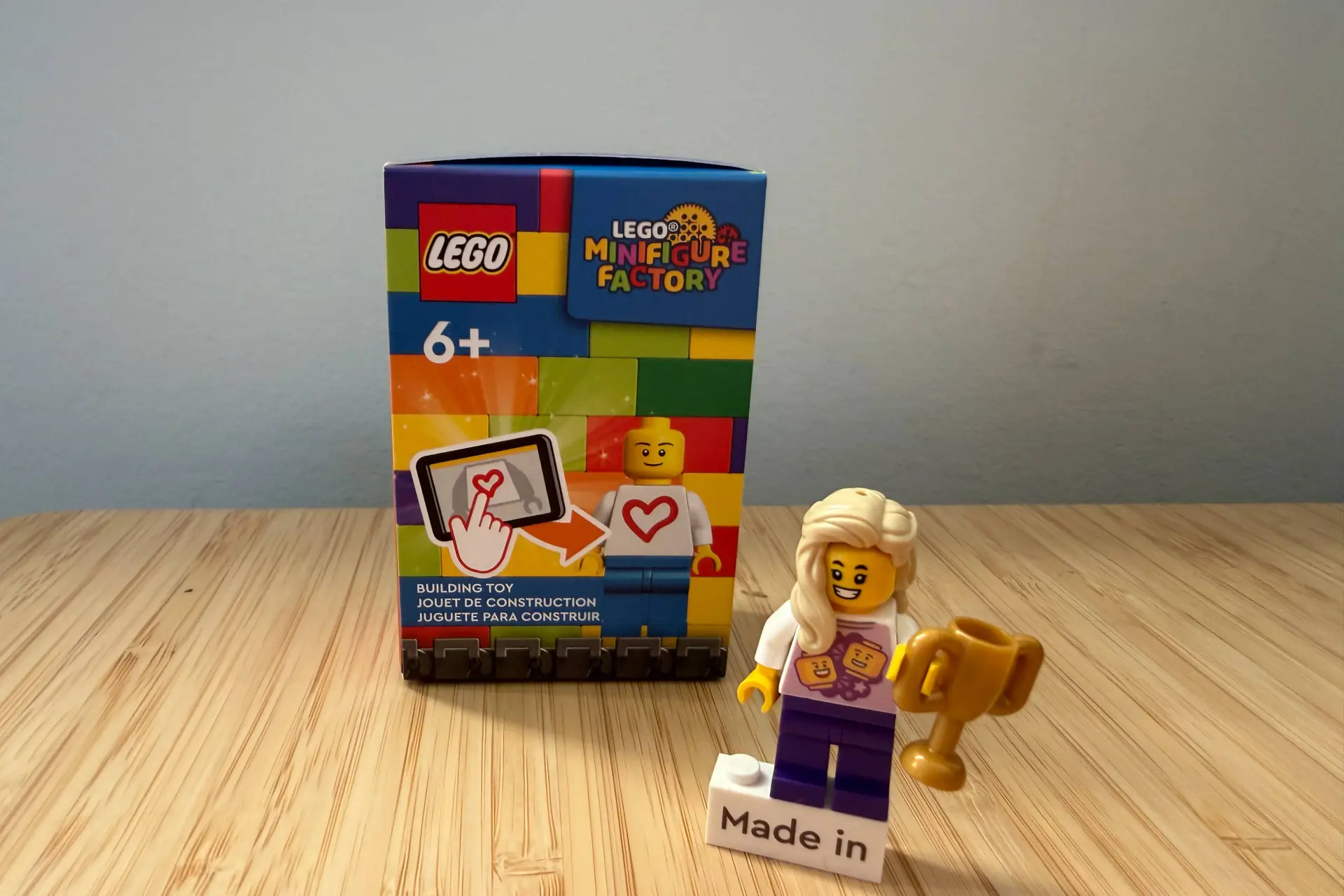Win zéér exclusieve LEGO minifiguur uit Los Angeles hier op XGN