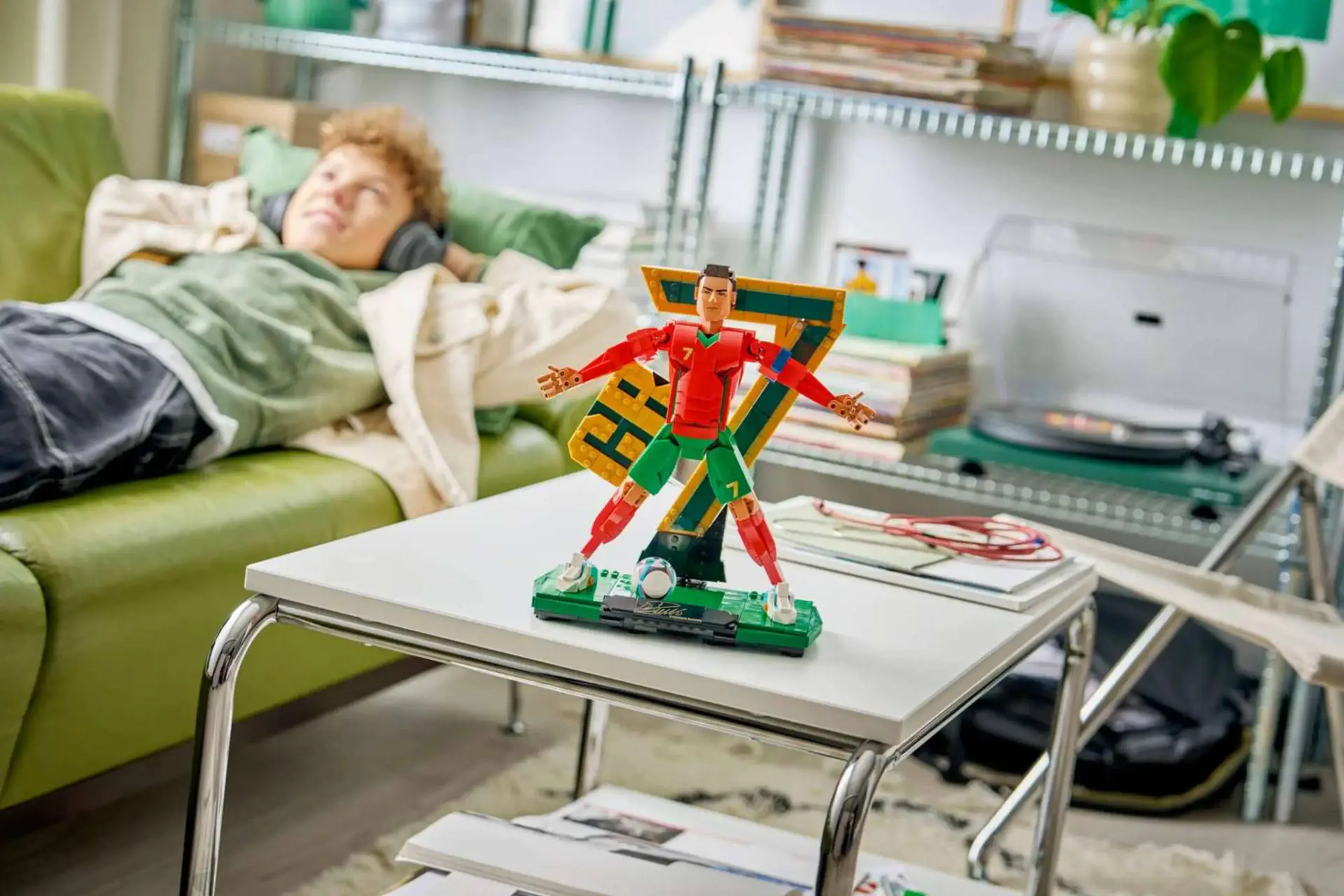 LEGO® zet Cristiano Ronaldo in de spotlights met een set die fans graag willen hebben