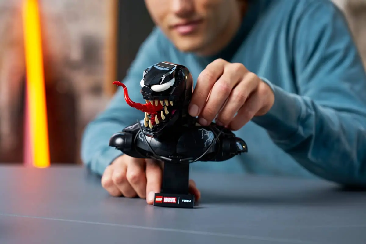 LEGO presenteert brute Marvel Venom buste