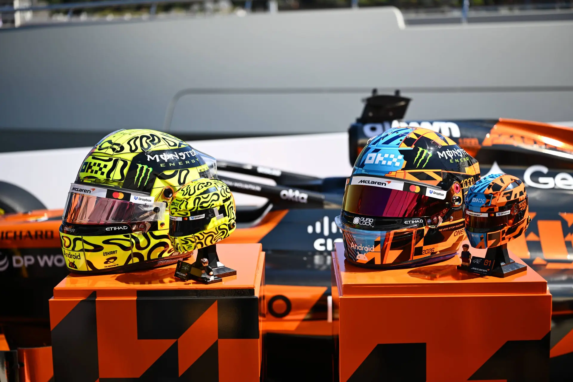 LEGO viert McLarens 1000ste Grand Prix met spectaculaire nieuwe helm‐sets