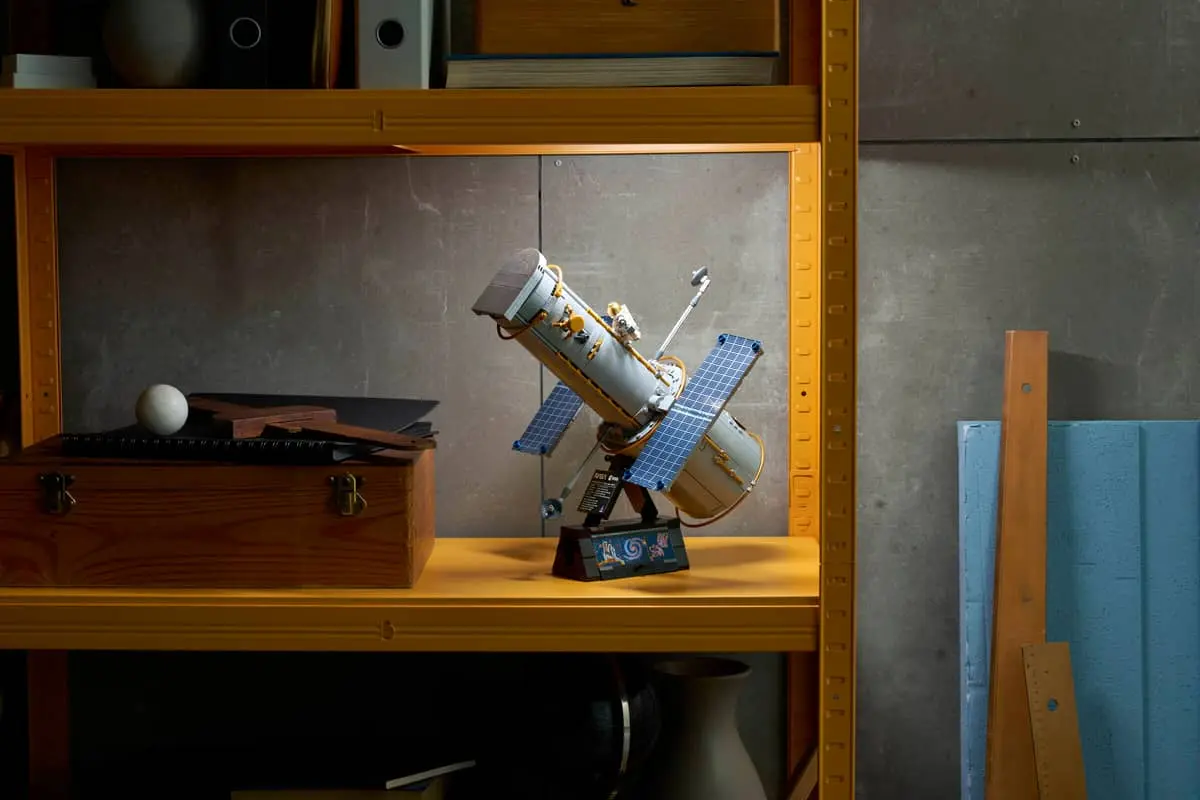 LEGO brengt iconische ruimtetelescoop naar je woonkamer en hij kan open