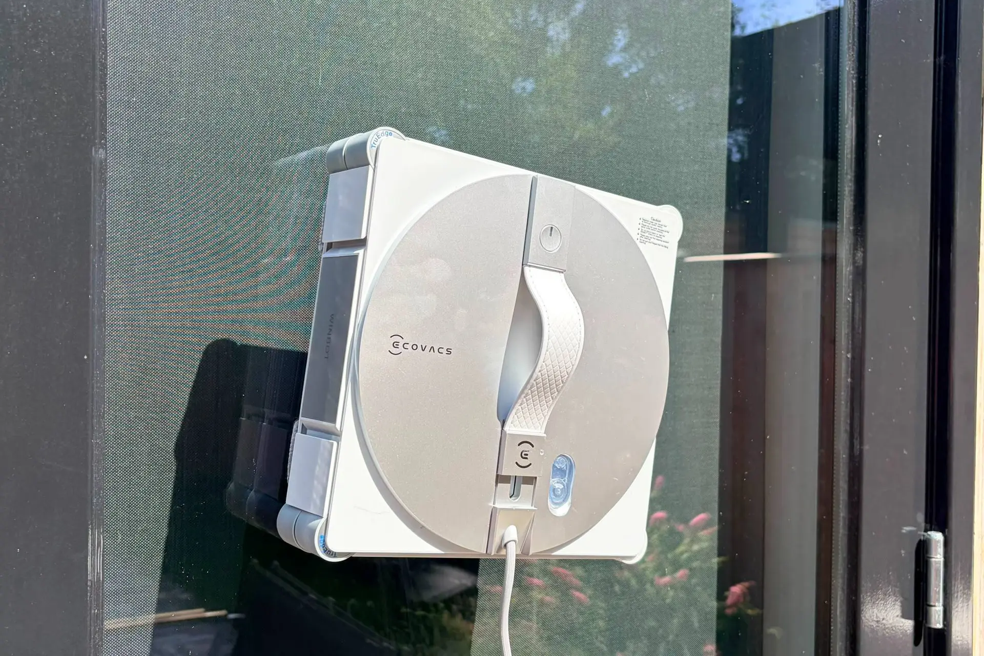 Ecovacs Winbot W3 Omni buiten