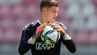 Charlie Setford verlengt contract bij Ajax, keeper tot 2027 Ajacied