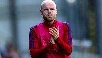 Klaassen ziet veel nieuwelingen bij Ajax: 'Hoop dat ik een grote rol kan spelen'