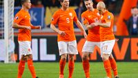 KNVB benoemt Robben en Van Persie tot bondsridders, Huntelaar krijgt wapenschildje