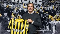 Vitesse stelt Cocu aan als hoofdtrainer, na vertrek Letsch