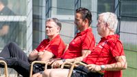 Spaan vreest: 'Met Veldmate en Hamstra verdwijnt er expertise bij Ajax'