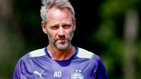 'Ooijer stopt na huidig seizoen als assistent-trainer PSV'