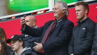 'Ajax zet Mislintat niet op non-actief wegens angst voor juridische stappen van de Duitser'