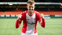 FC Emmen pakt in blessuretijd overwinning in degradatiekraker tegen sC Cambuur