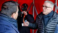 Molenaar verwacht zware Klassieker: 'Ajax moet vanuit de counter gaan voetballen'