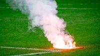 Rondom Ajax: Yesilgöz niet te spreken over relschoppers: 'Schaam je kapot!'