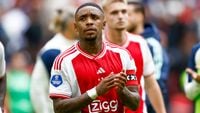 Bergwijn blikt terug op Ajax-tijd: 'Na aantal weken merkte ik dat aantal beloftes niet werd nagekomen'