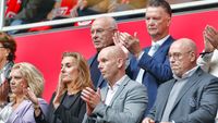 'Motie van wantrouwen op komst bij Ajax: Van Praag, Van Wijk en Blind moeten vrezen'