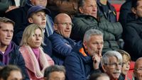 Van 't Schip spreekt met Kroes over Ajax' toekomst: 'Hij moet de beslissingen nemen'