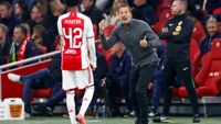 'Ajax en Martha in gesprek over nieuw contract voor vleugelverdediger'