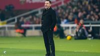 'Ajax-target Xavi blijft toch coach van FC Barcelona'