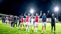 Kranten zien Ajax worstelen: 'Ook plan B maakt Ajax niet ineens waterdicht'
