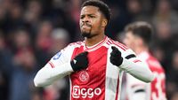 Rondom Ajax: Akpom komt met eigen beeldmateriaal van zijn eerste seizoen bij Ajax