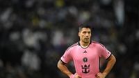 Buitenland: Suárez valt in tijdens doelpuntrijke zege Uruguay op Copa America