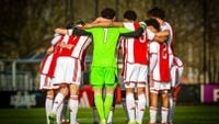 Ajax O18 boekt overtuigende 3-0 zege op Feyenoord O18