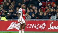 Ajax-aanvoerder Bergwijn door KNVB voor een duel geschorst