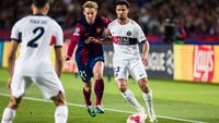 Buitenland: De Jong en FC Barcelona na rode kaart hard onderuit in Champions League