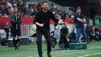 Farioli belooft Ajax-fans hard werk, energie en passie: 'Jullie hebben me gezien langs de zijlijn'