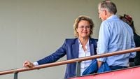 Rondom Ajax: Hoofd Ajax Vrouwen Koster neemt sabbatical tot en met juli 2025