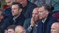 Driessen ziet Ajax naar rechtsbuiten zoeken: 'Lek achterin is niet boven'