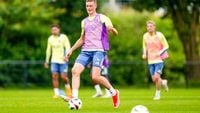Janse houdt zich staande bij Ajax 1: 'Ik kan mee in het tempo, een heerlijk gevoel'