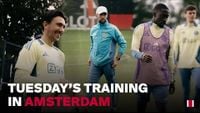 Ajax TV | 15 minutes of training footage | The Ajax squad brings a lot of energy!