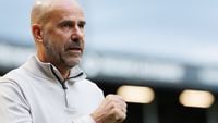 Bosz ziet Ajax weinig rust hebben richting topper tegen PSV: 'Vermoeidheid speelt zeker een rol'