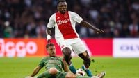 Kluivert vindt Brobbey eerste spits Ajax: 'Als pinchhitter vind ik Weghorst een goede keuze'