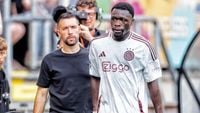 Brobbey in concurrentiestrijd met Zirkzee: 'Tot nu toe niet echt een basisplaats bij Ajax'