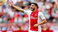 Öztürk over Farioli: 'Je ziet dat Ajax nu voor het eerst in drie jaar een trainer heeft'