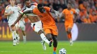 'Brobbey liet zich in de Johan Cruijff ArenA gelden als ijzersterk aanspeelpunt'