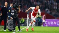 Weghorst wacht nog op eerste Ajax-goal: 'Weinig balletjes gehad waar je ze wilt hebben'