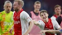 Kranten zien groei bij Ajax: 'Begin van wederopstanding lijkt gemaakt'