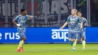 Ajax speelt zeer matig en pakt door kopgoal Klaassen een punt tegen Go Ahead Eagles