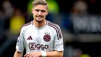 Taylor geniet bij Ajax: 'Zijn goede stappen aan het zetten, maar moeten niet te hard van stapel lopen'