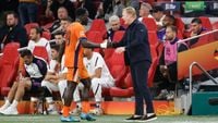 Koeman vol lof over prestatie Brobbey: 'Er lag natuurlijk een extra stukje druk bij hem'