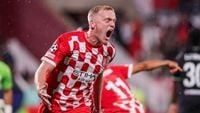 Van de Beek niet bezig geweest met terugkeer bij Ajax: 'Contact met Girona was heel vroeg'